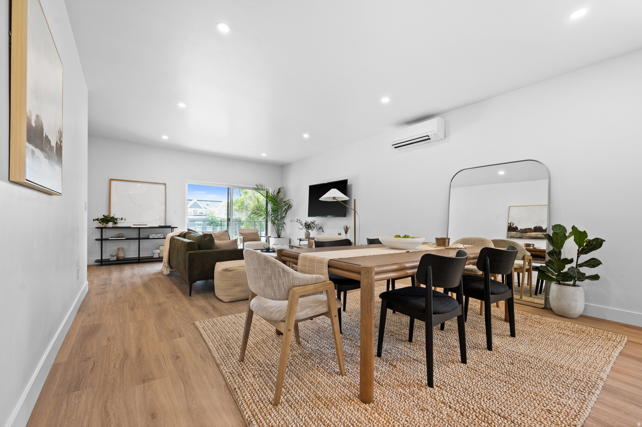 WOODLAND COMMONS - Residential