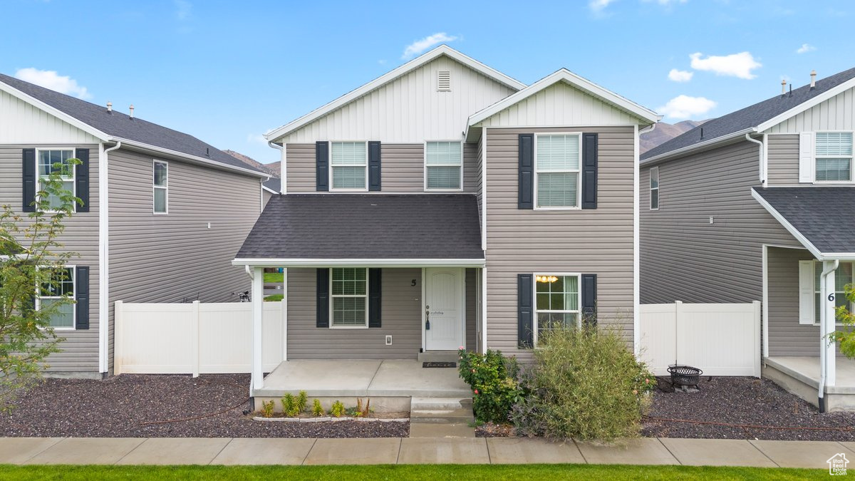 COLONIAL PARK - Residential