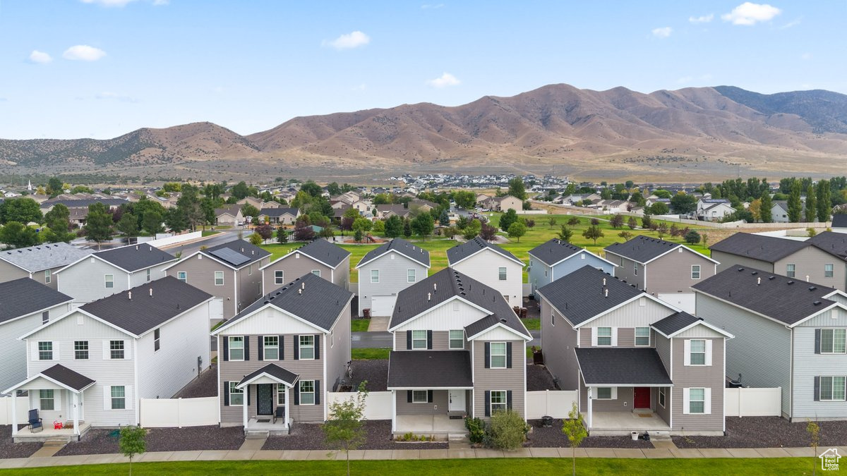 COLONIAL PARK - Residential