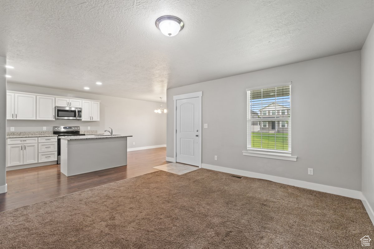 COLONIAL PARK - Residential