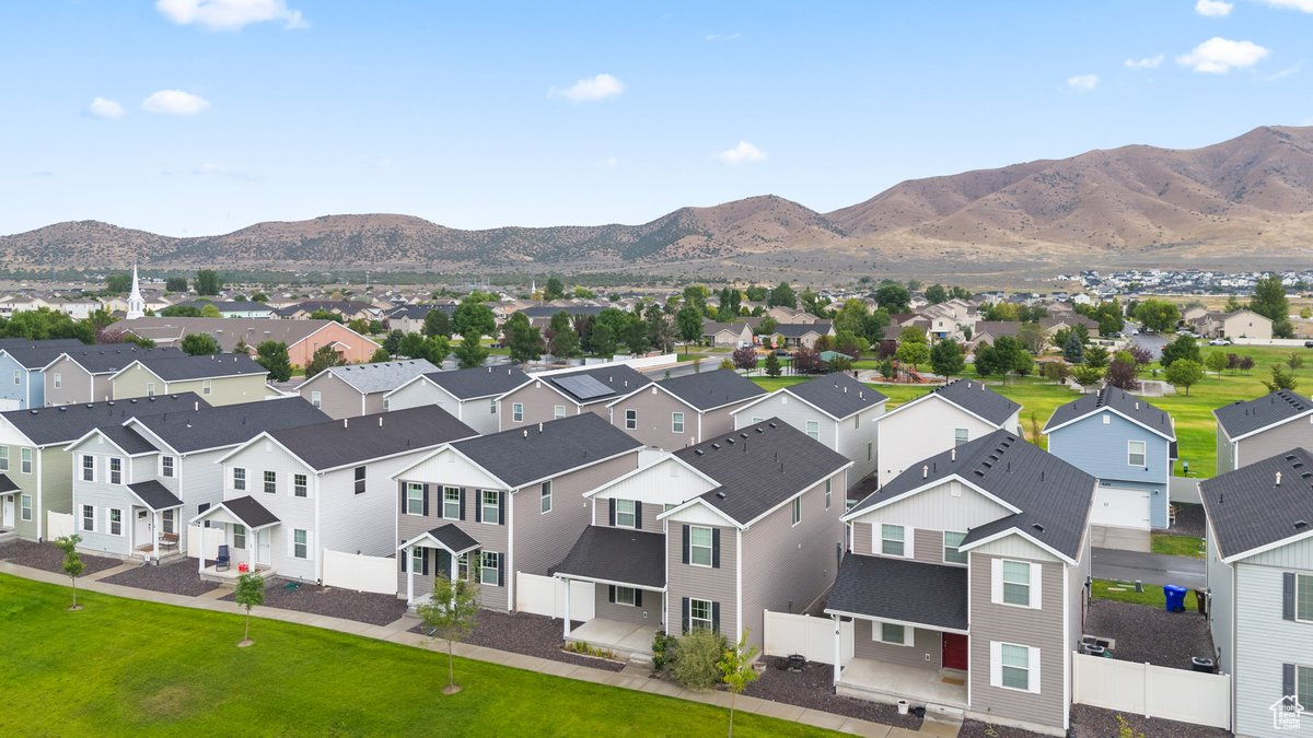 COLONIAL PARK - Residential