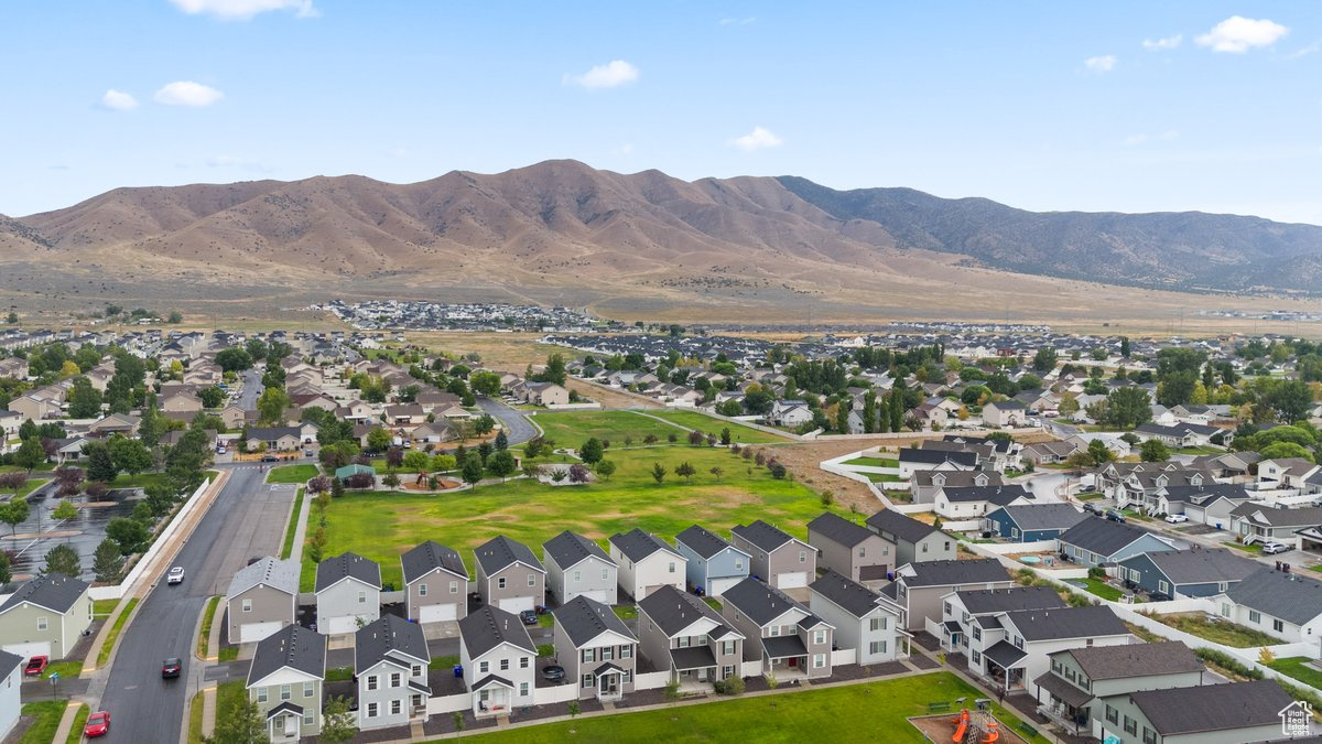 COLONIAL PARK - Residential