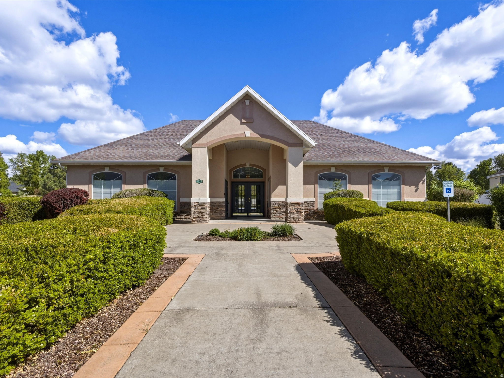 SOUTH WILLOW CREEK C - Residential