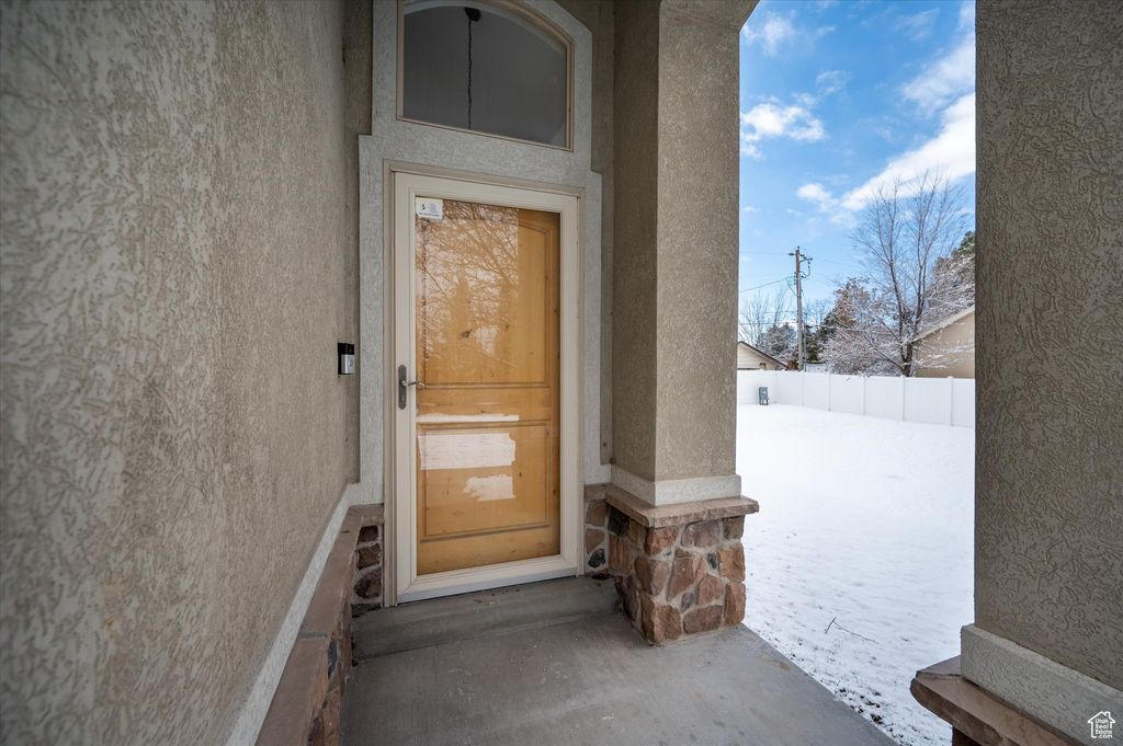 Photo of 1952 E MEADOW DOWNS WAY, Cottonwood Heights, UT 84121 (MLS # 2119577)