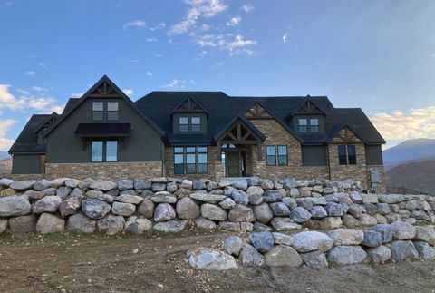 Photo of 259 S MEADOW DR, Springville, UT 84663 (MLS # 2150432)