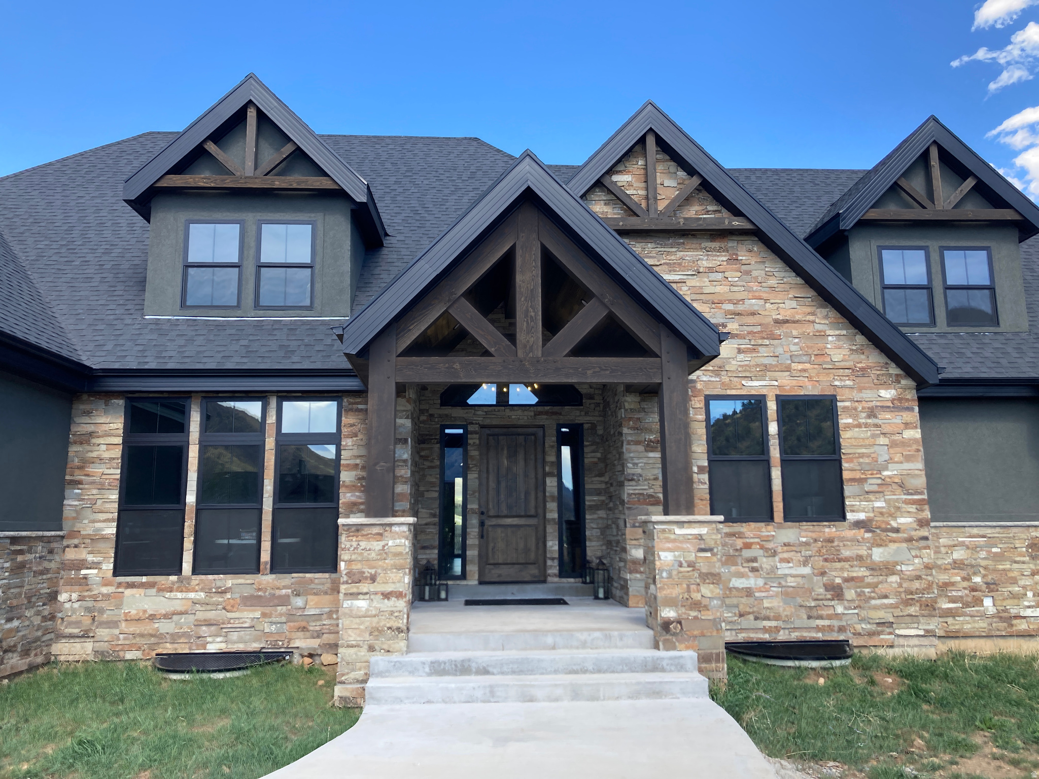 COTTAGES AT HOBBLECREEK - Residential