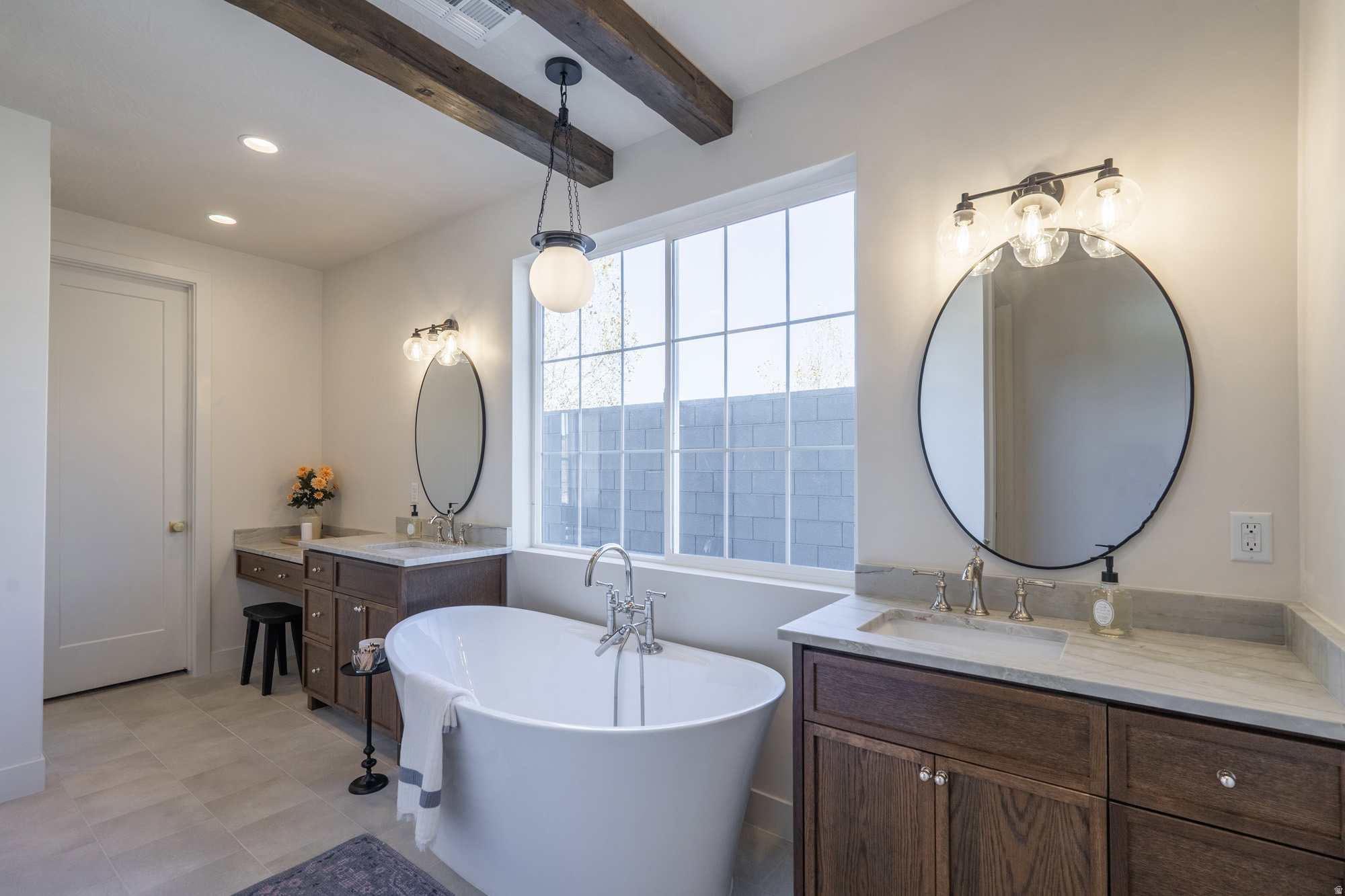 NORTH HILL EST - Residential