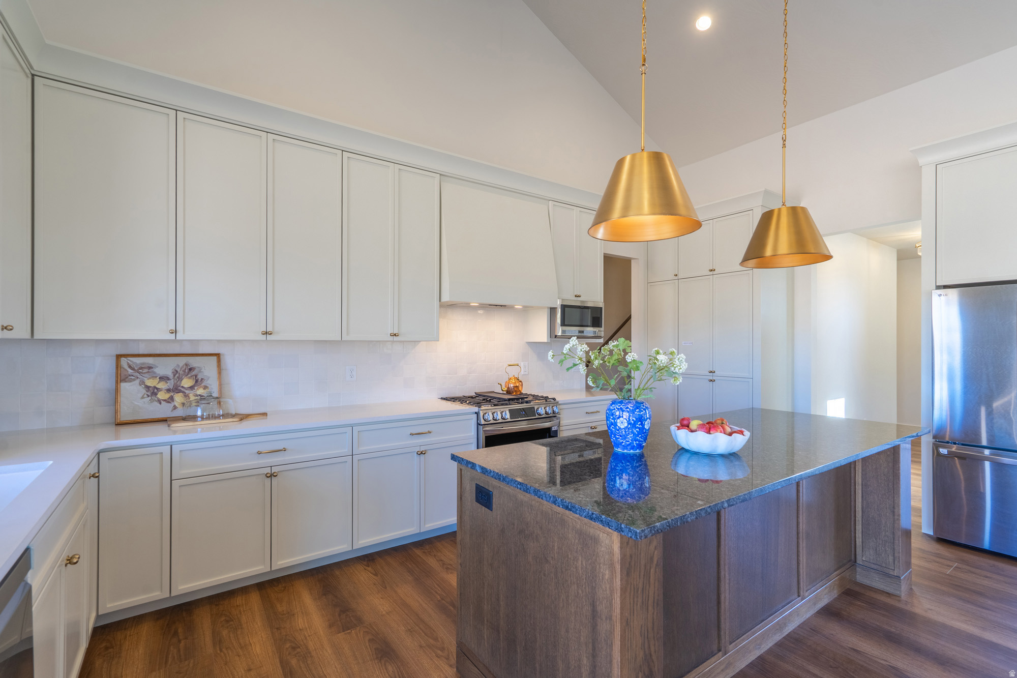 NORTH HILL EST - Residential