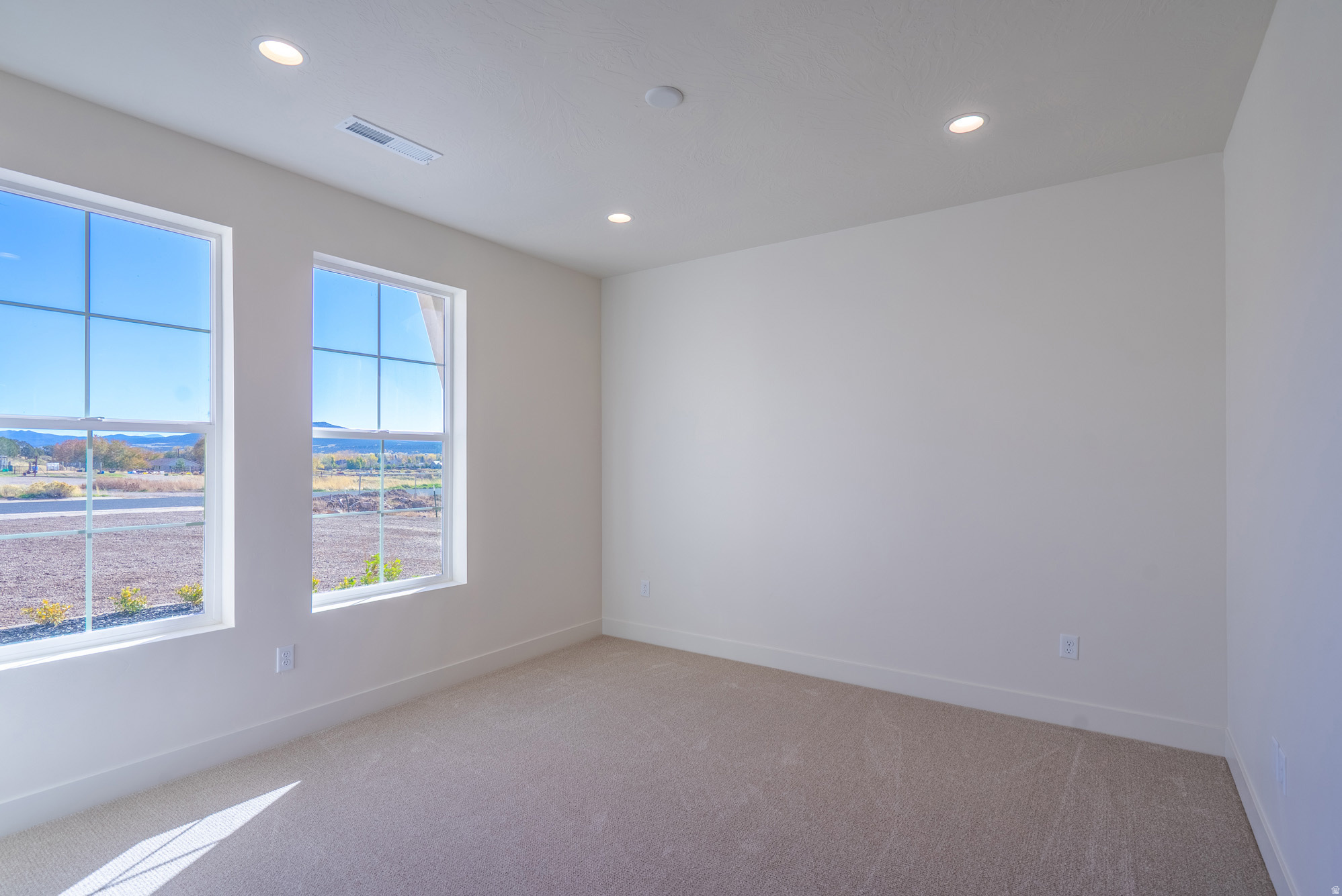 NORTH HILL EST - Residential