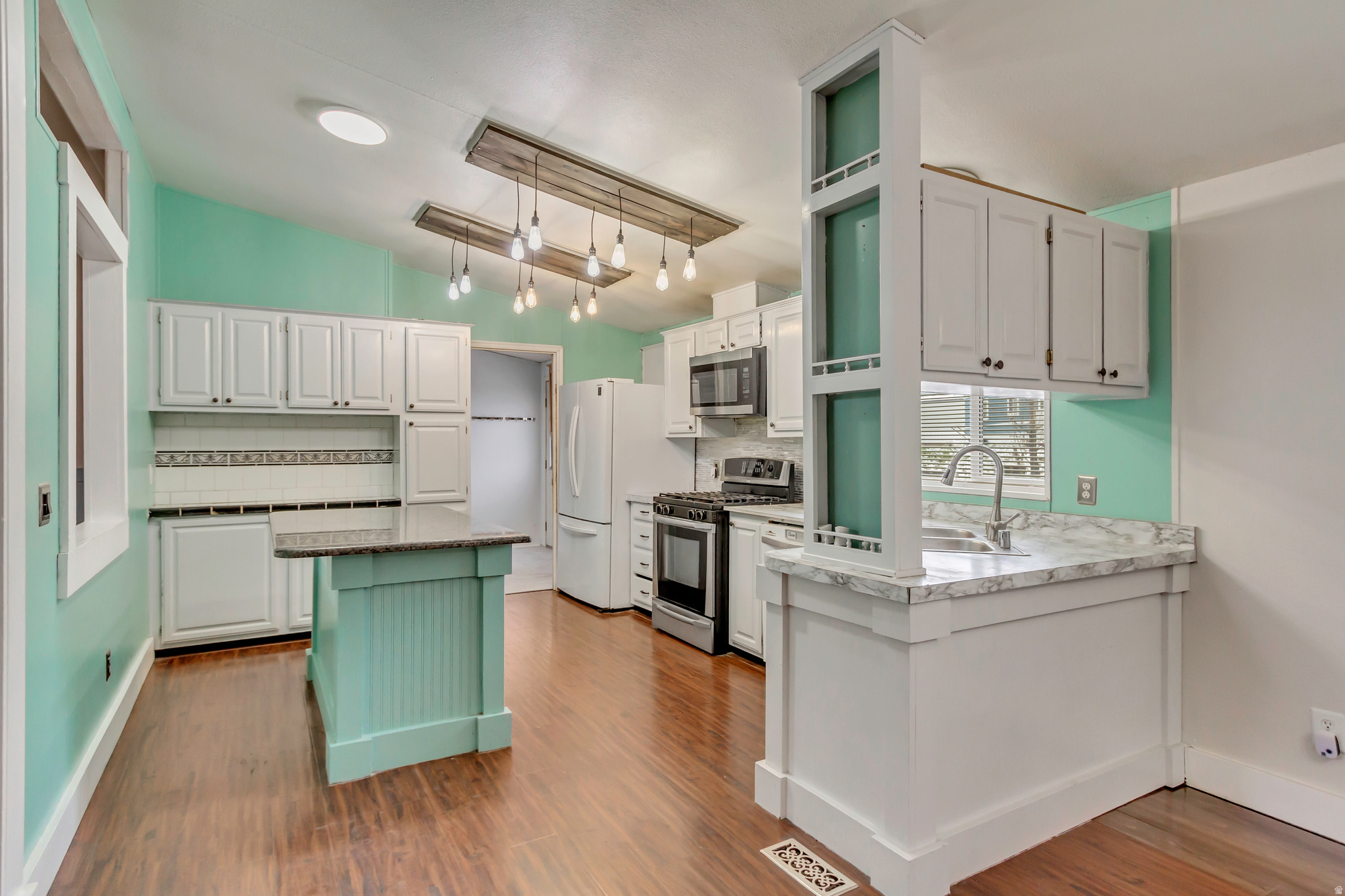 RIDGEWOOD ESTATES - Residential