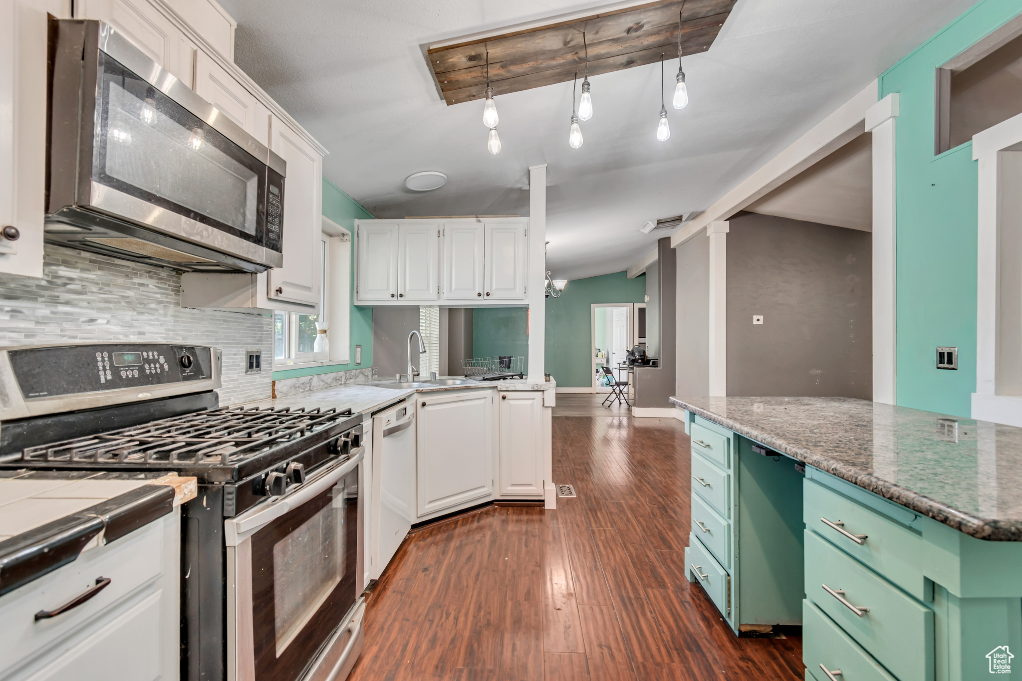 RIDGEWOOD ESTATES - Residential