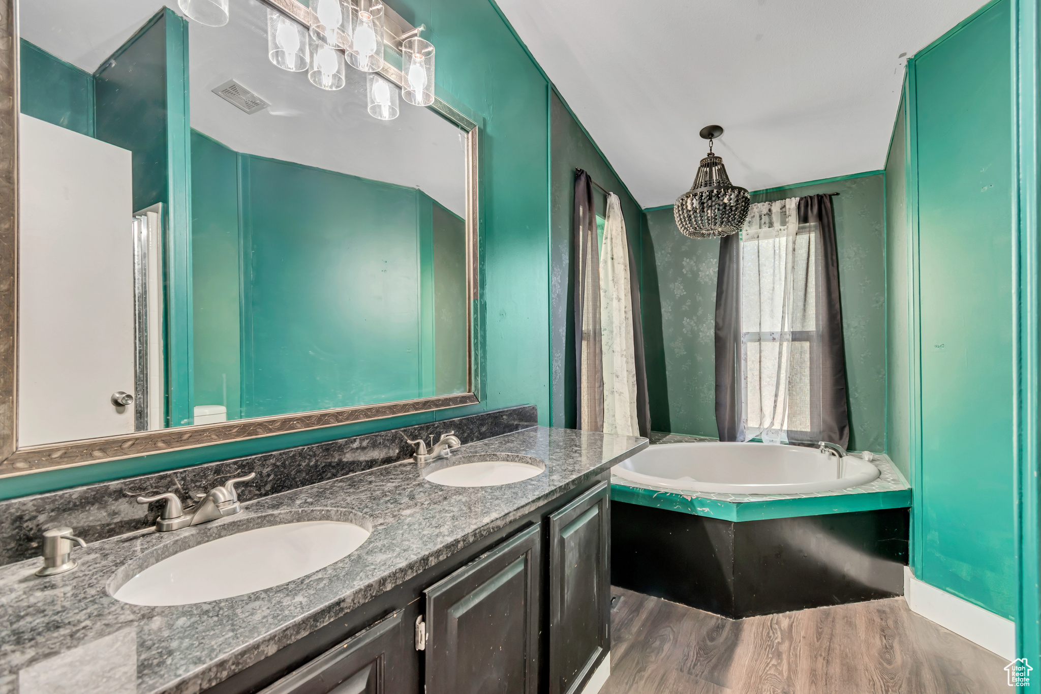 RIDGEWOOD ESTATES - Residential