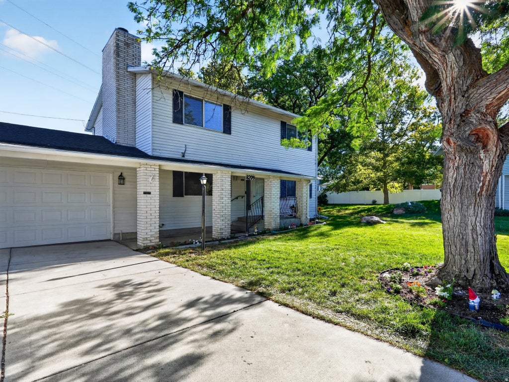 Photo of 8209 S VALENCIA PL, Sandy, UT 84093 (MLS # 2183616)