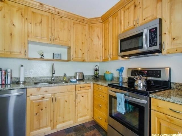 CANYON RIM - Residential