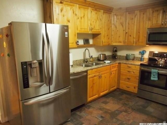 CANYON RIM - Residential