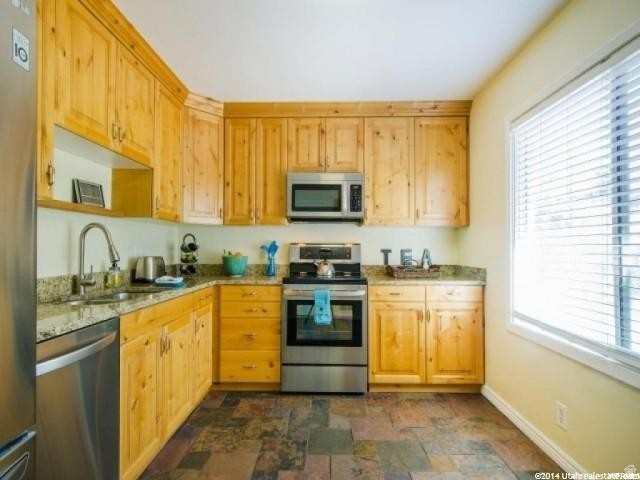 CANYON RIM - Residential