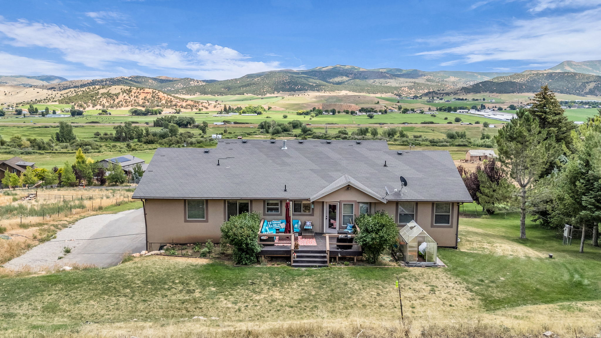 NORTH SUMMIT - Residential