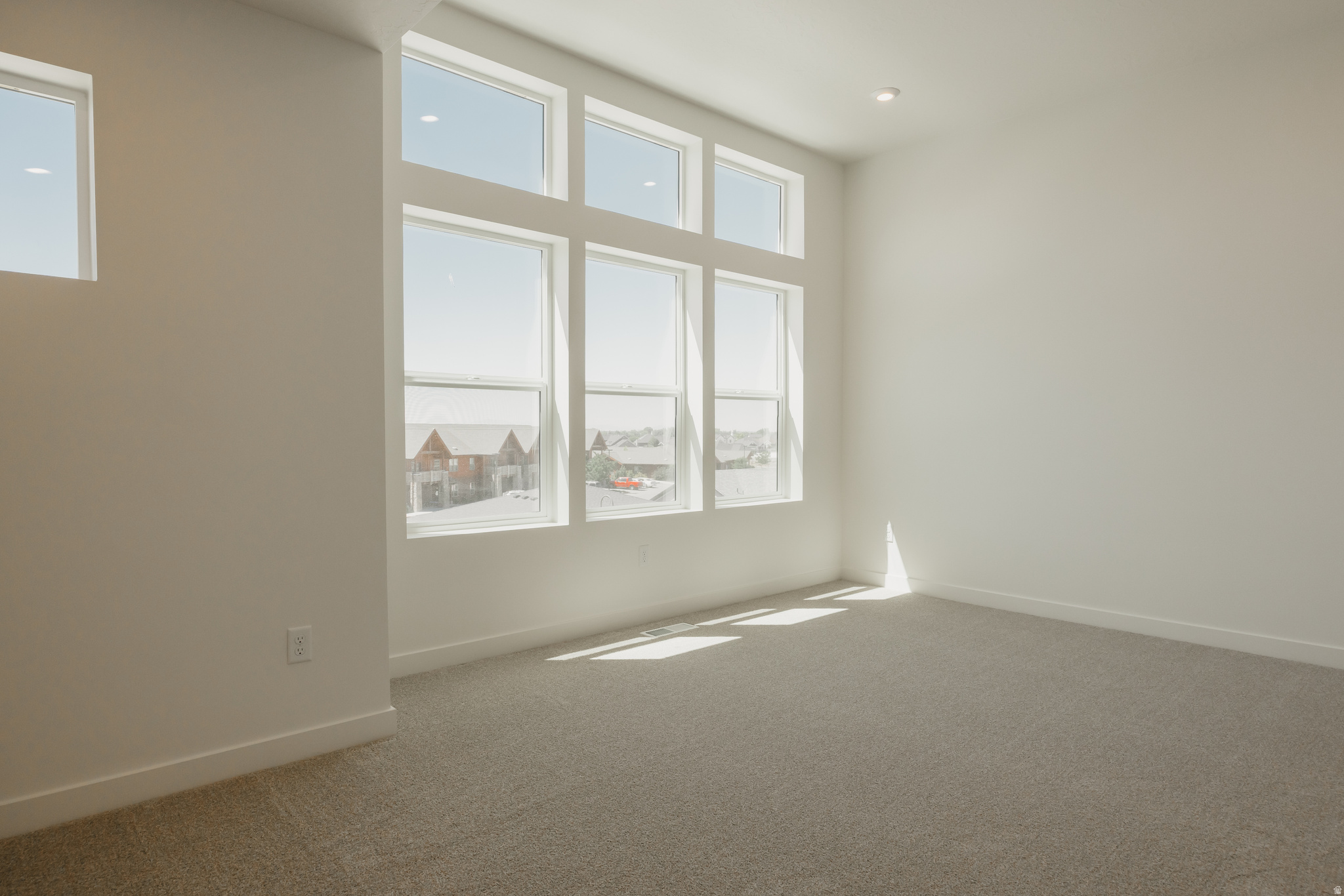 PROMINENCE POINT - Residential