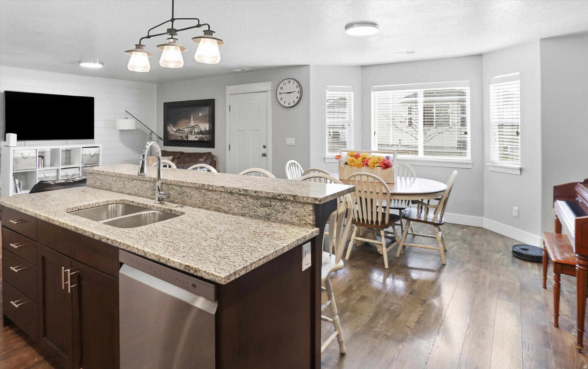 GREEN MEADOW VILLAS - Residential