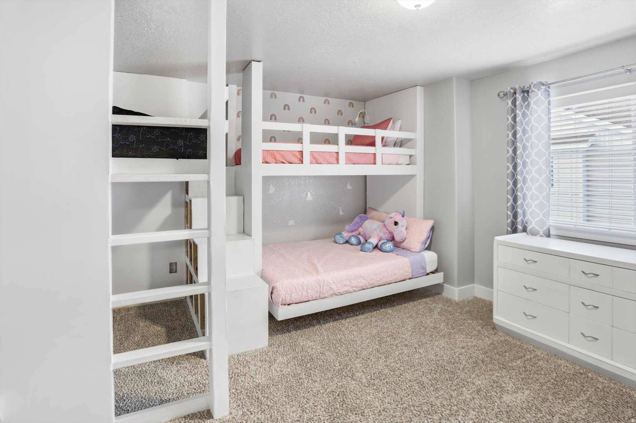 GREEN MEADOW VILLAS - Residential