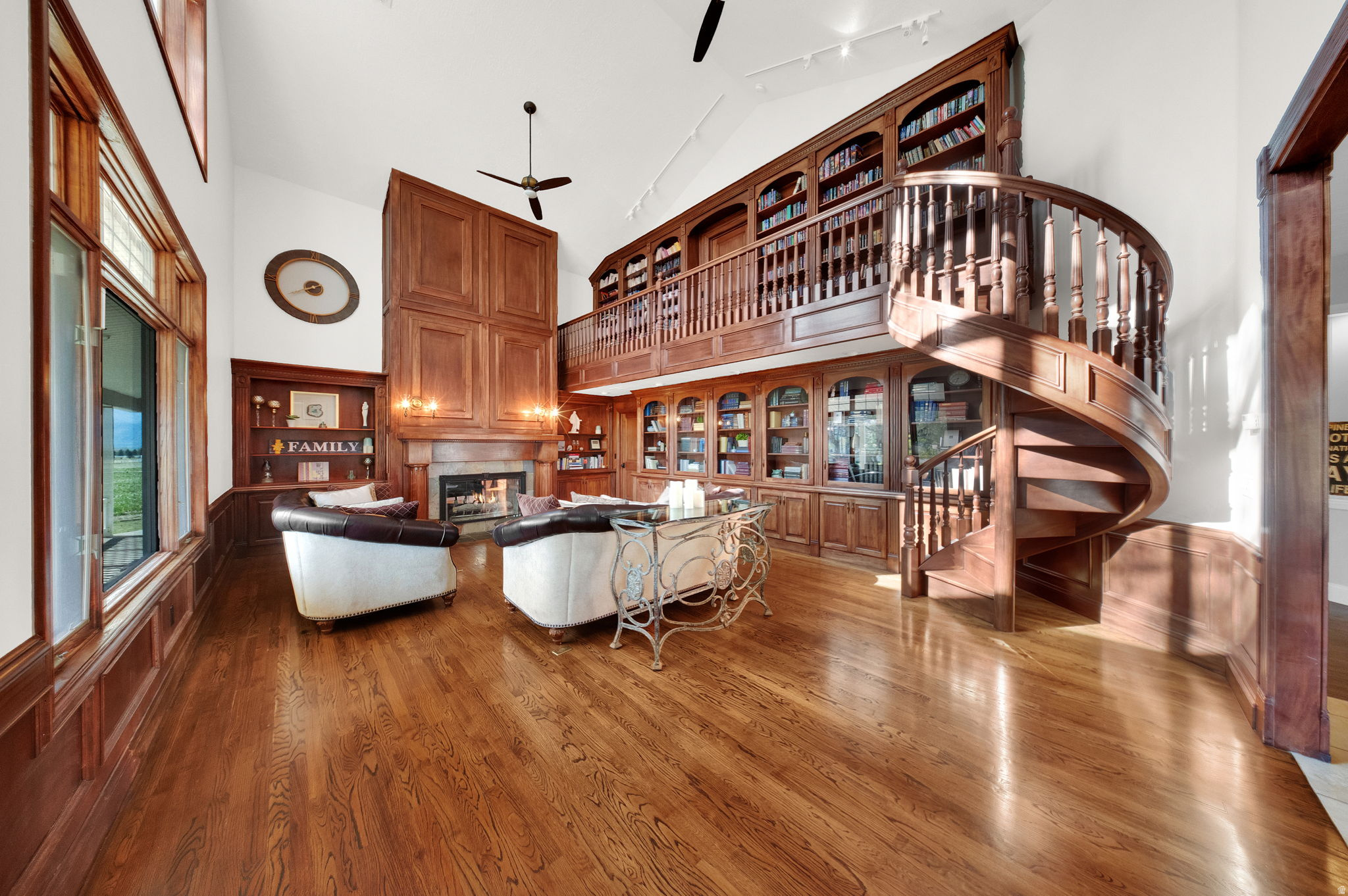 CREEK SIDE - Residential