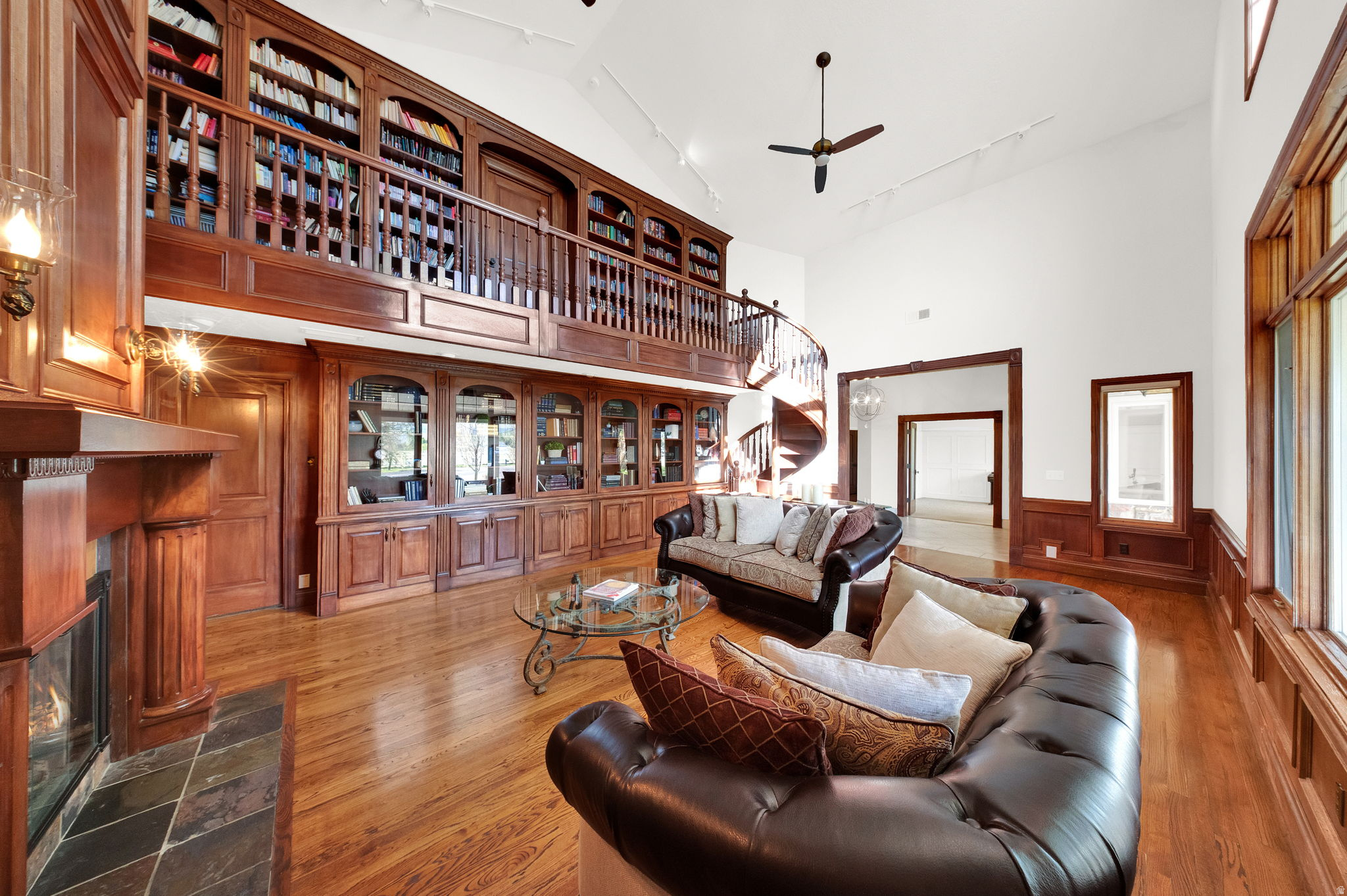 CREEK SIDE - Residential