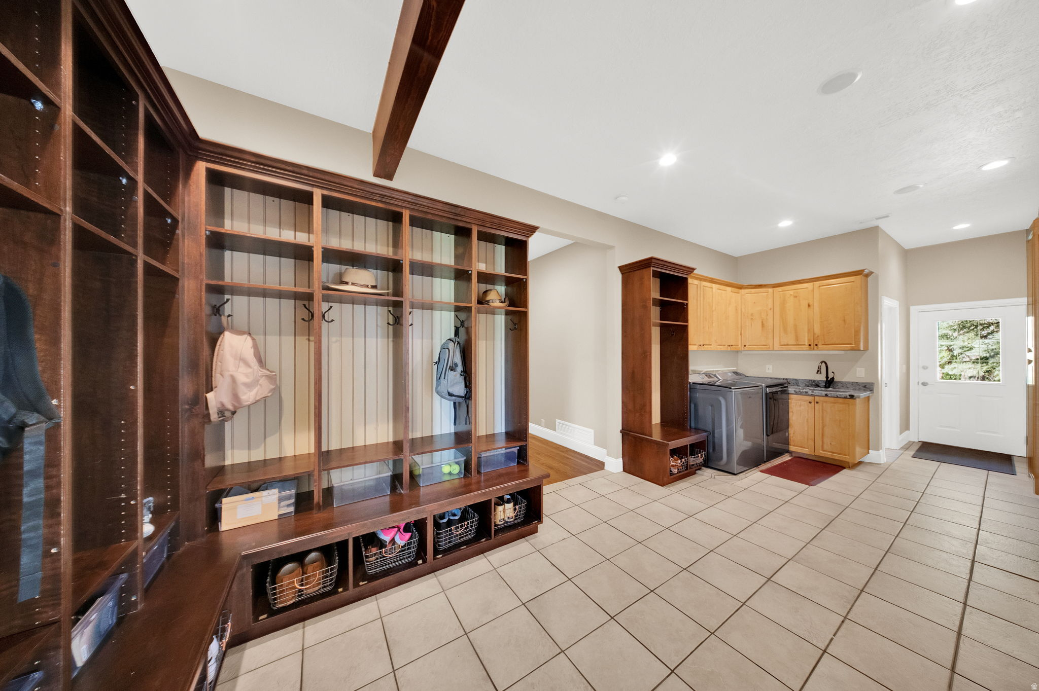 CREEK SIDE - Residential