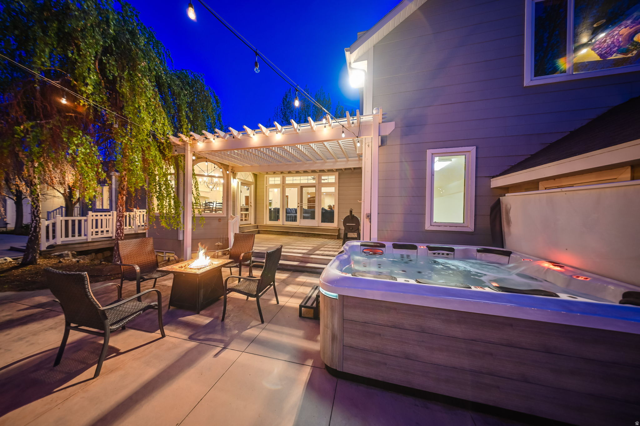 CREEK SIDE - Residential