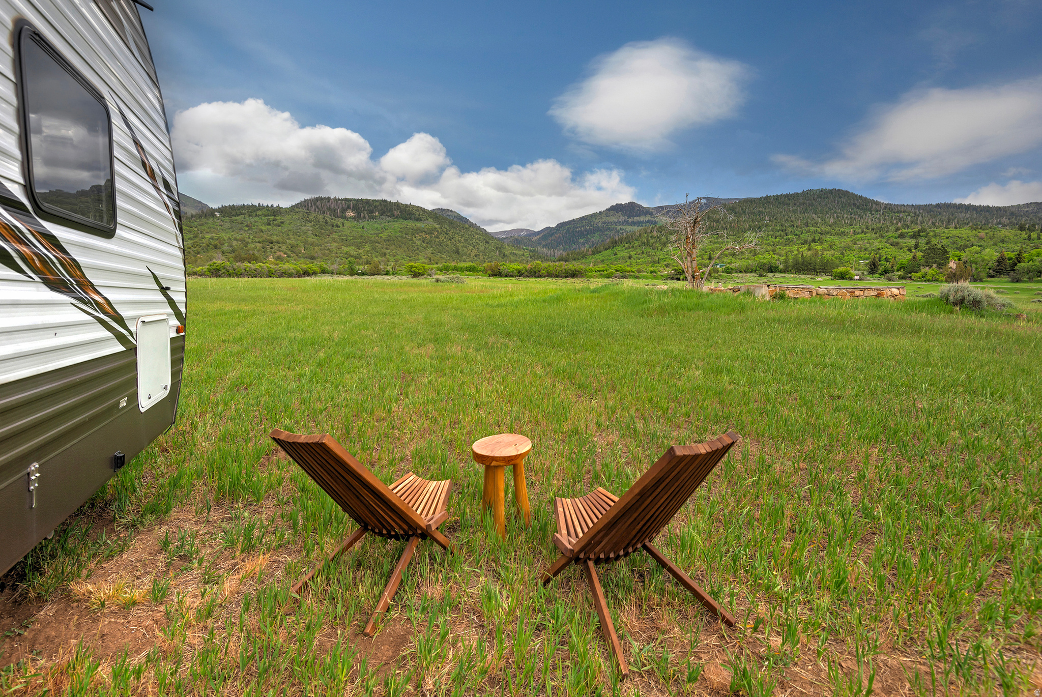 SUNDOWNER WEST - Land