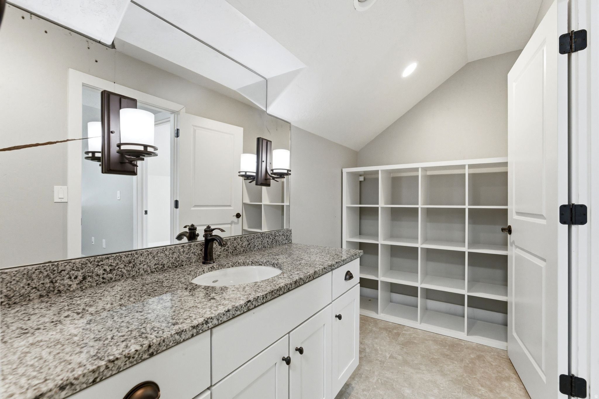 CEDAR HOLLOW TOWNHOMES - Residential