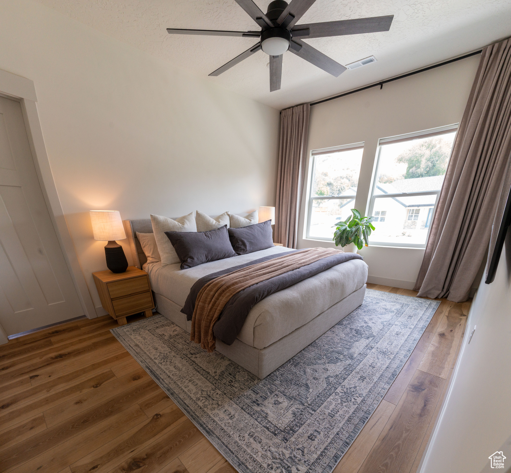 HOLDAWAY PARK - Residential