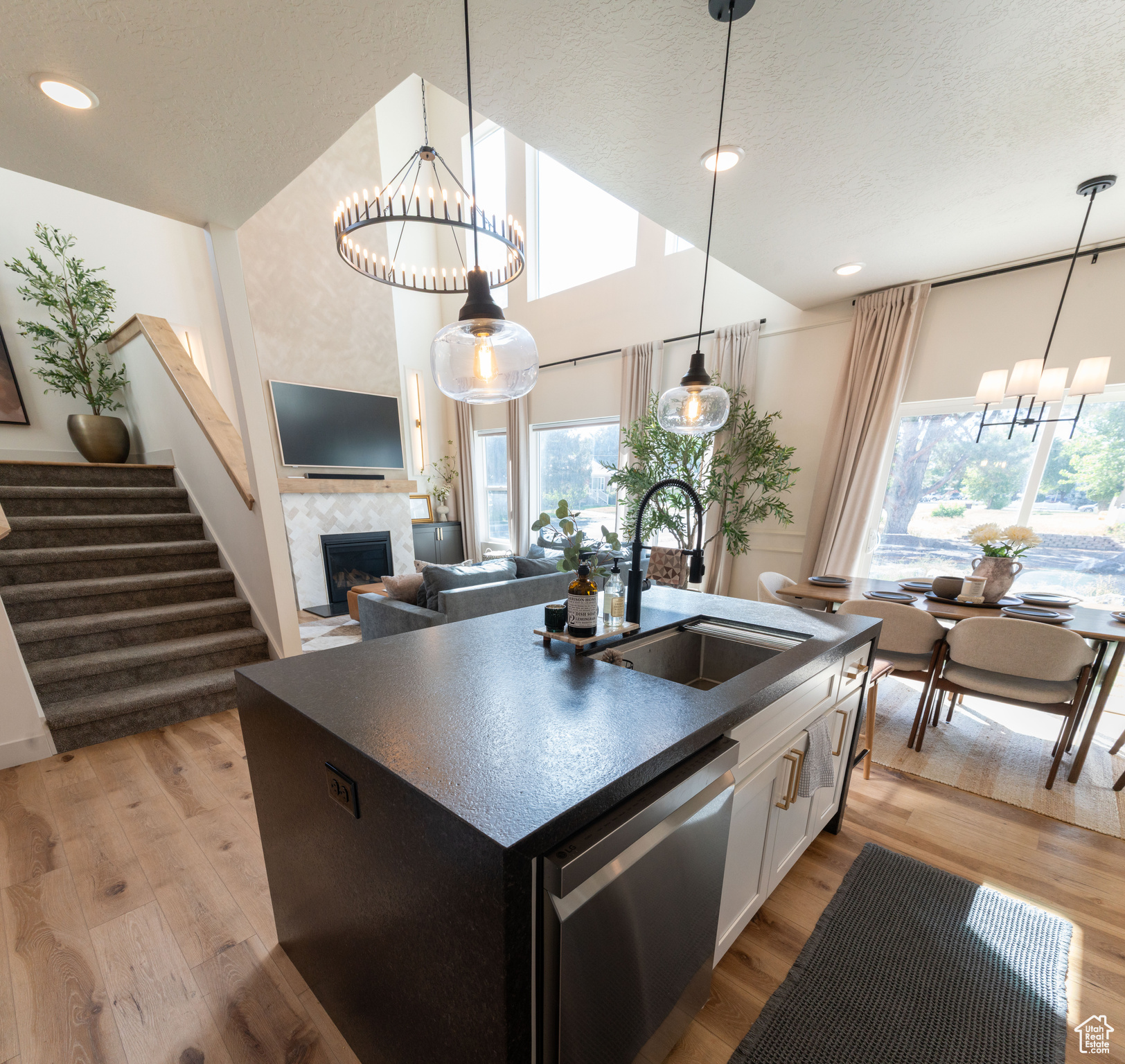 HOLDAWAY PARK - Residential