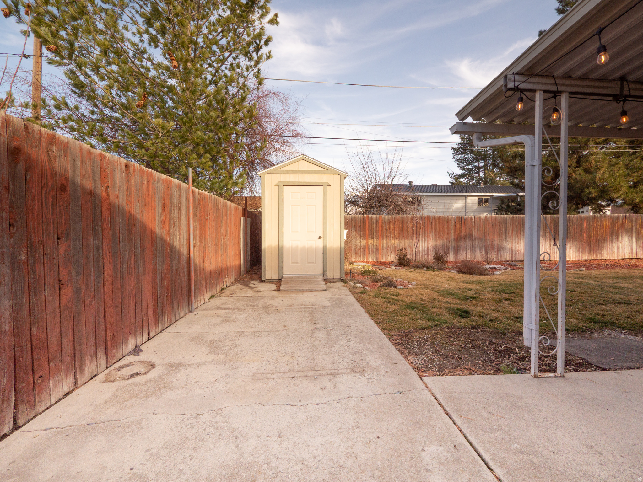 GOLDEN ACRES - Residential