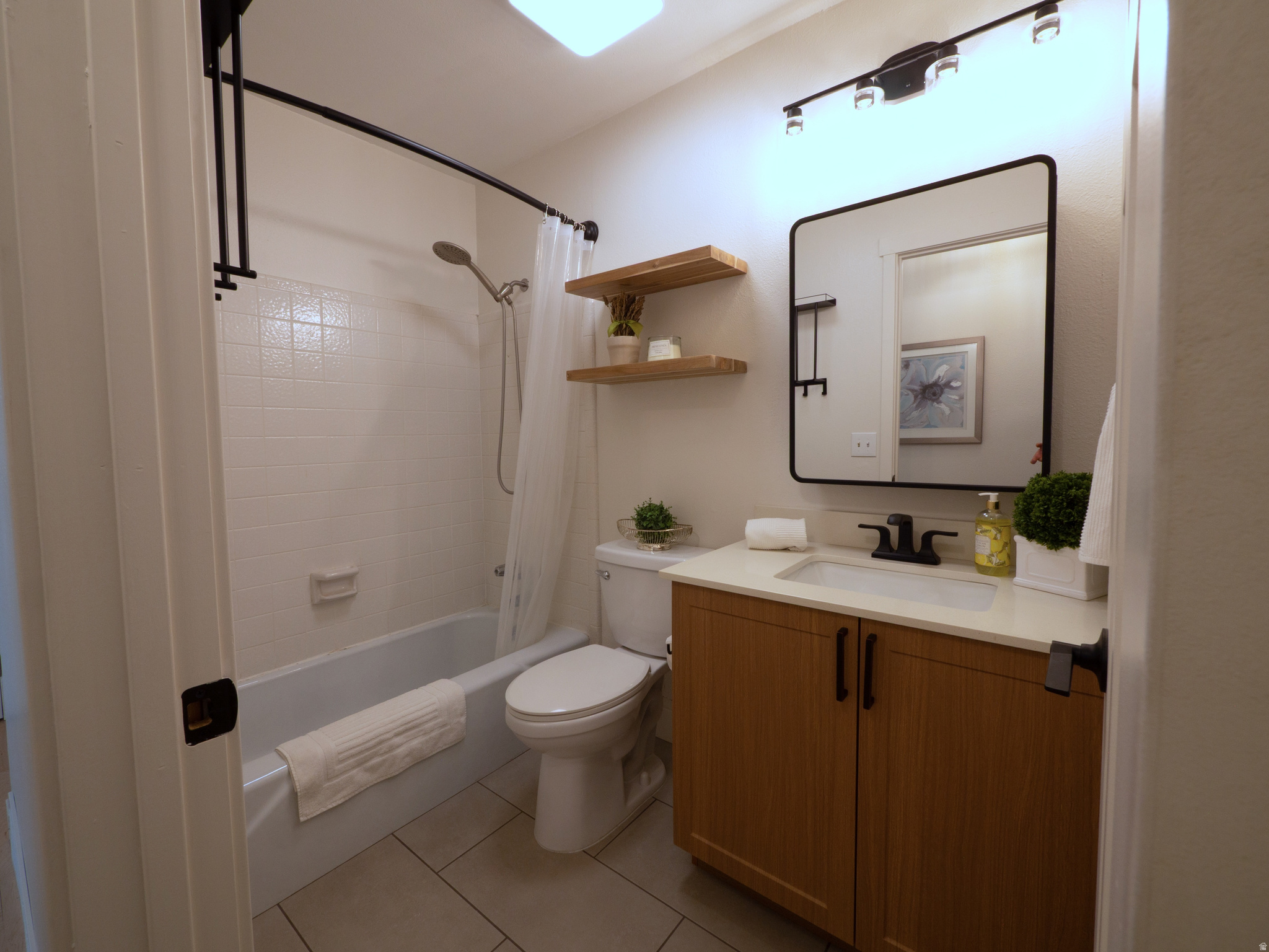 GOLDEN ACRES - Residential