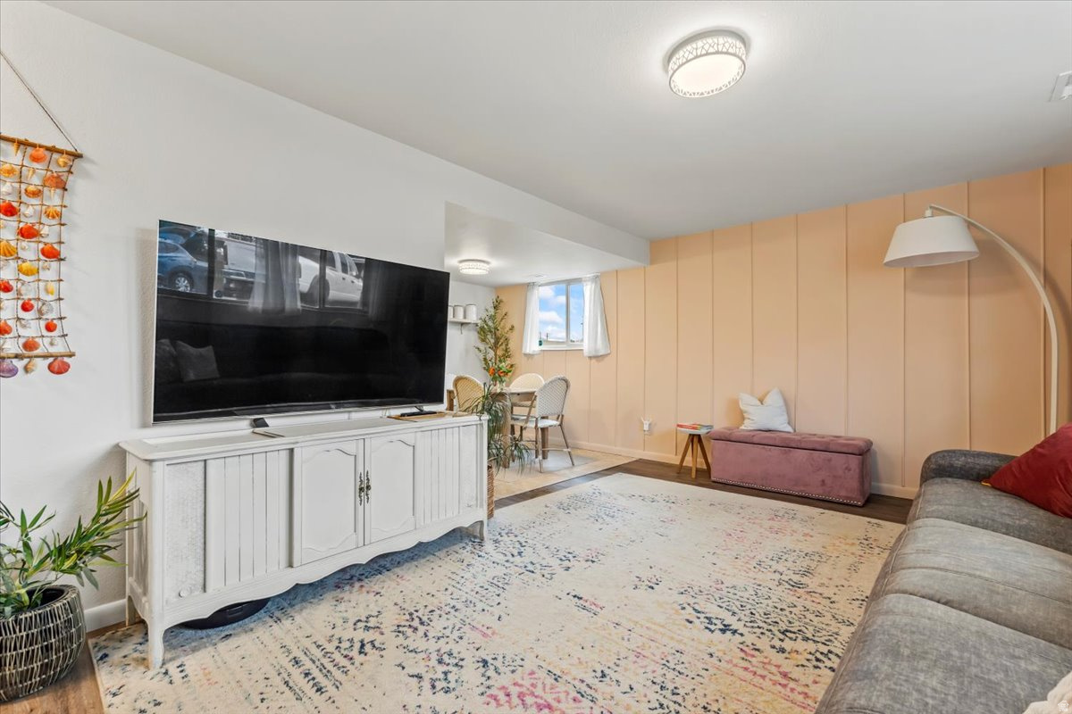 SUNCREST CONDO - Residential