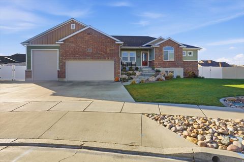 Tiny photo for 2611 W 1850 S, West Haven, UT 84401 (MLS # 2124620)