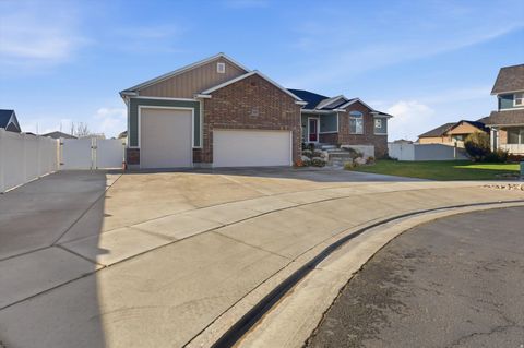 Tiny photo for 2611 W 1850 S, West Haven, UT 84401 (MLS # 2124620)
