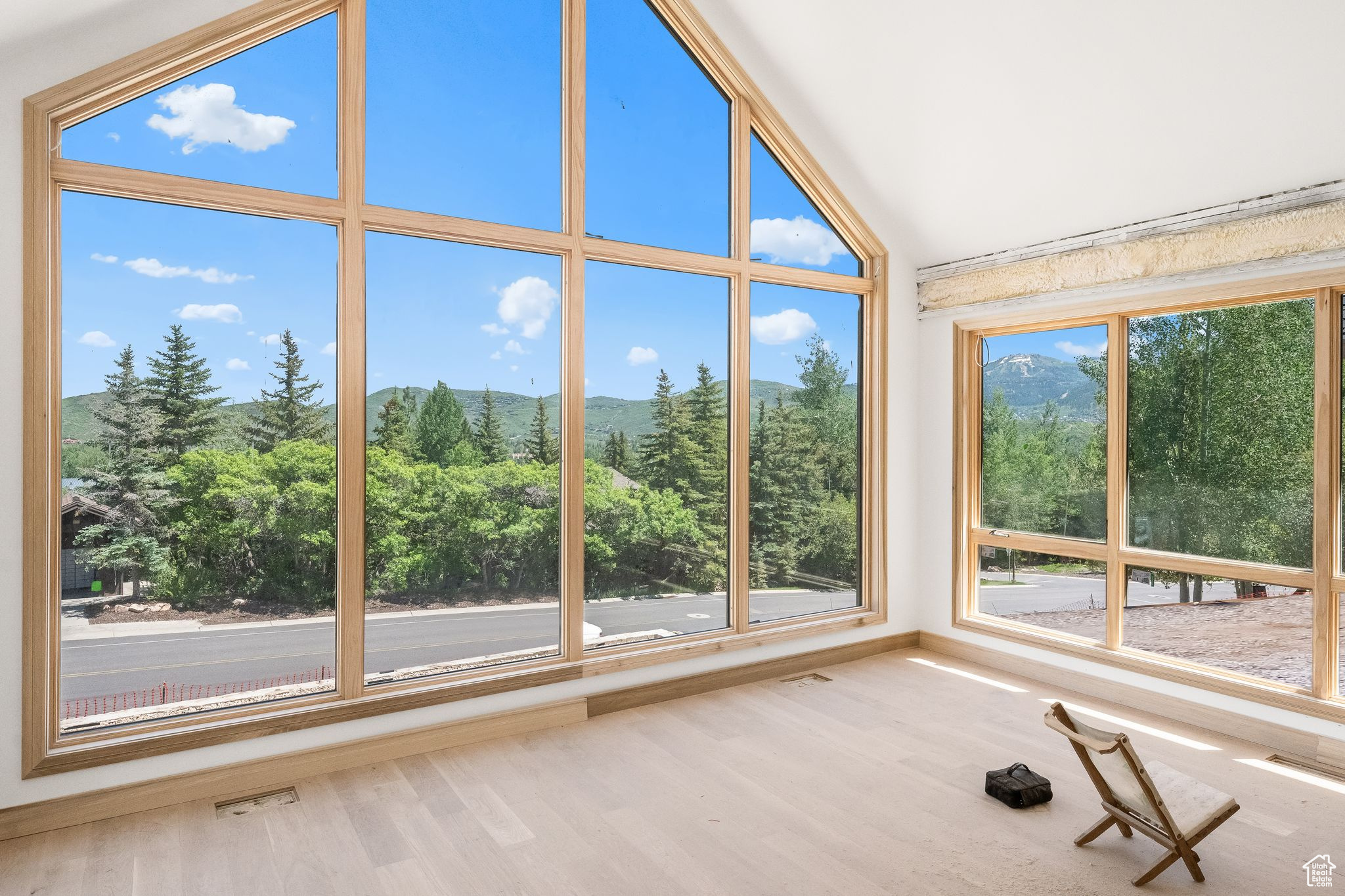 Park City, Utah 84060, United States, 5 Bedrooms Bedrooms, ,4 BathroomsBathrooms,Residential,Pending,50127