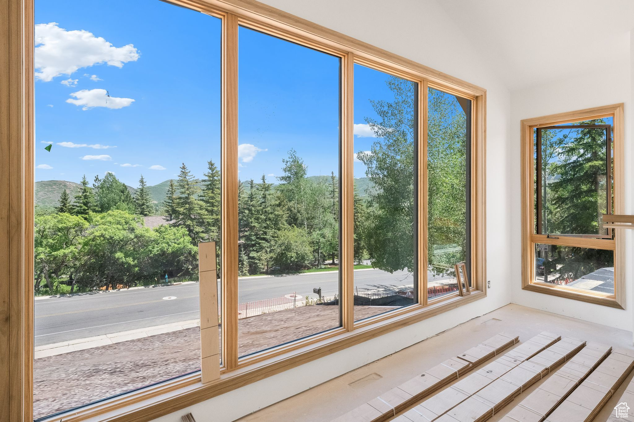 Park City, Utah 84060, United States, 5 Bedrooms Bedrooms, ,4 BathroomsBathrooms,Residential,Pending,50127