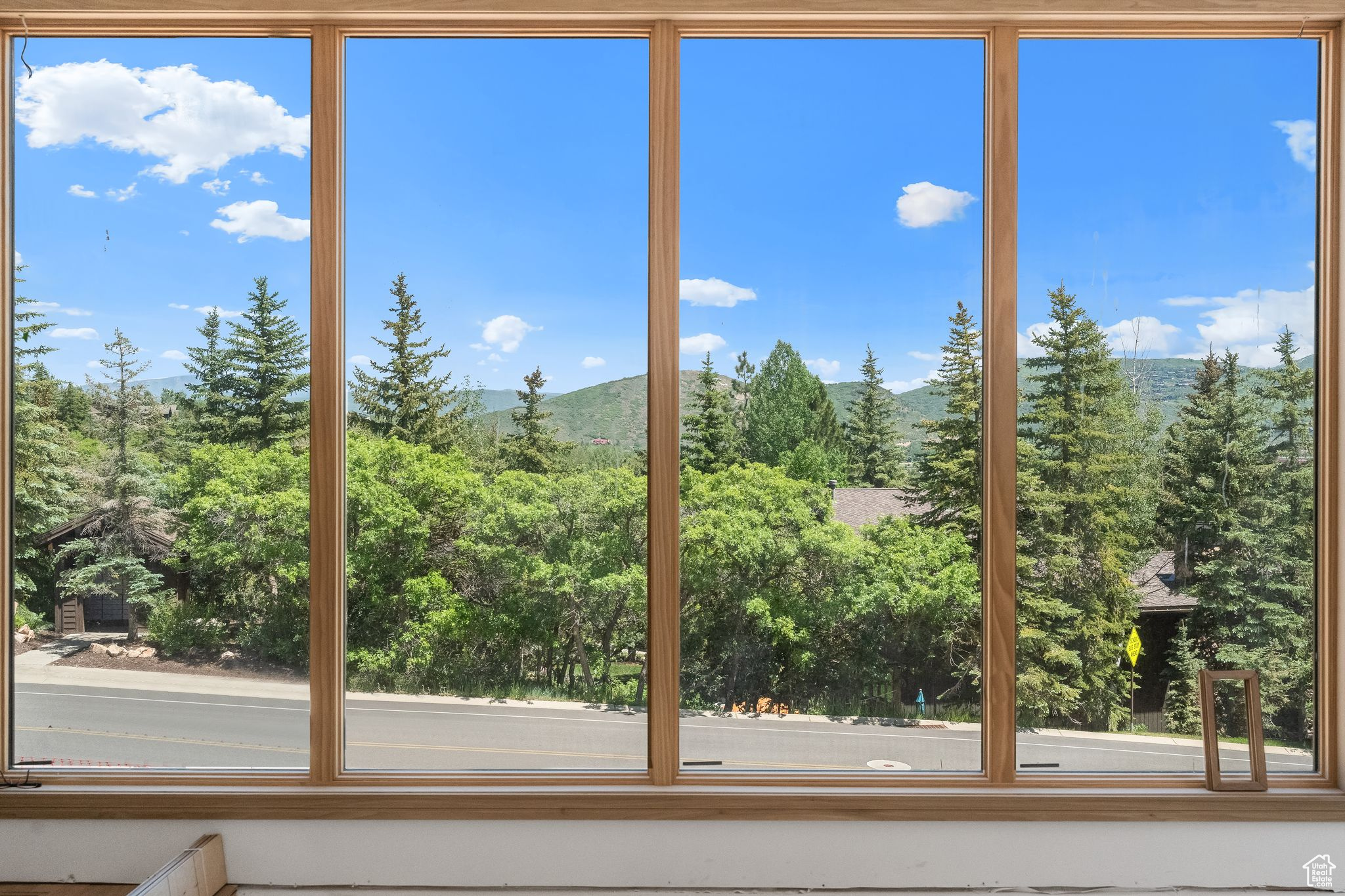 Park City, Utah 84060, United States, 5 Bedrooms Bedrooms, ,4 BathroomsBathrooms,Residential,Pending,50127