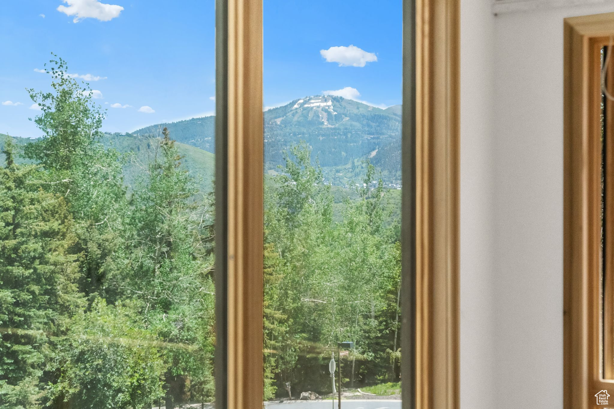 Park City, Utah 84060, United States, 5 Bedrooms Bedrooms, ,4 BathroomsBathrooms,Residential,Pending,50127