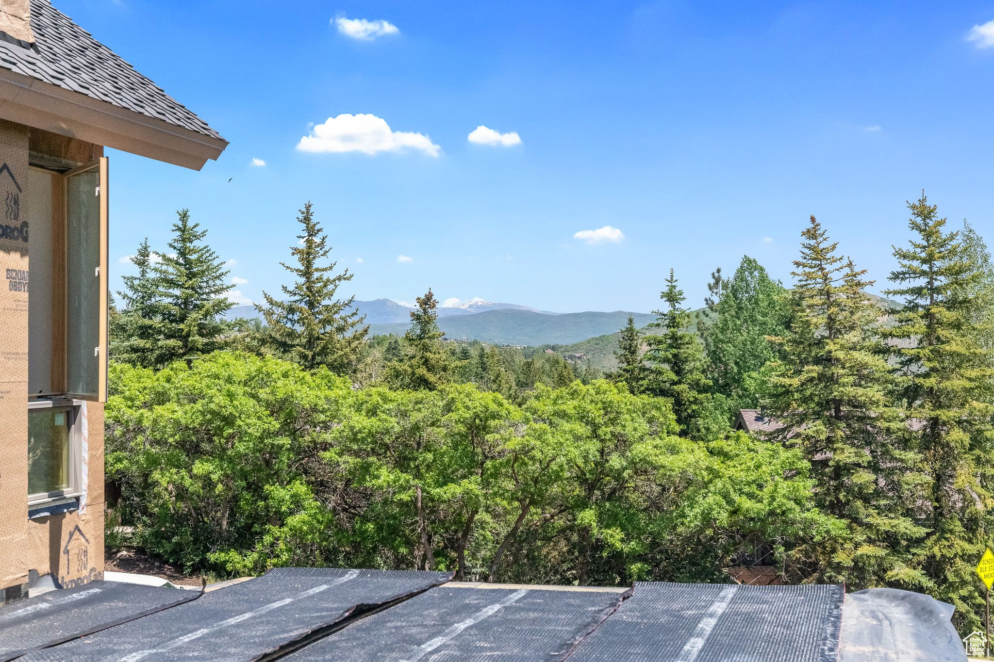 Park City, Utah 84060, United States, 5 Bedrooms Bedrooms, ,4 BathroomsBathrooms,Residential,Pending,50127