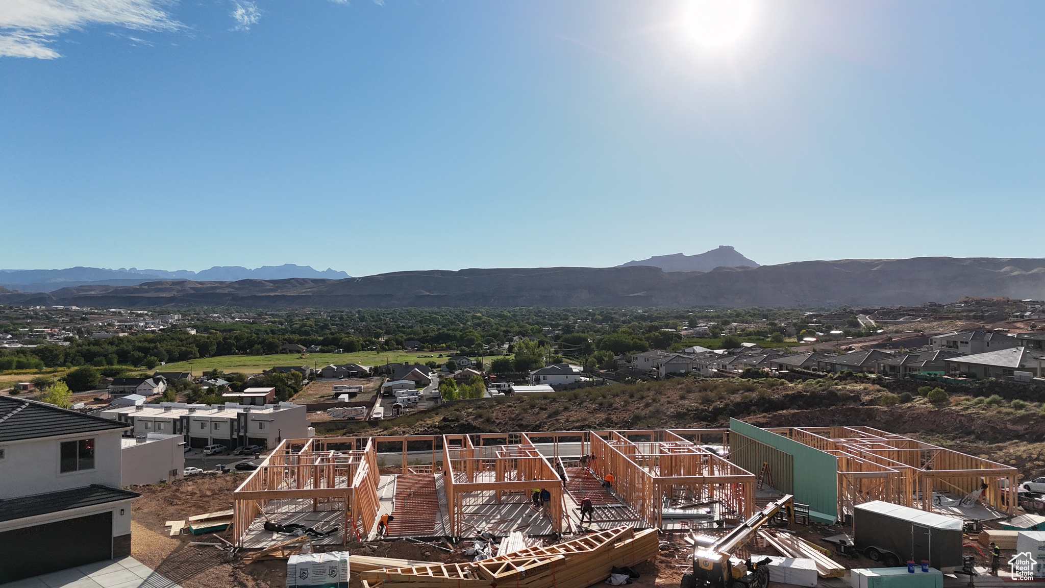 HURRICANE VIEWS - Residential Income