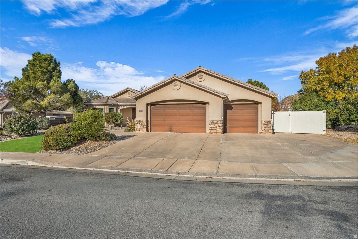 DESERT MEADOWS SUB - Residential