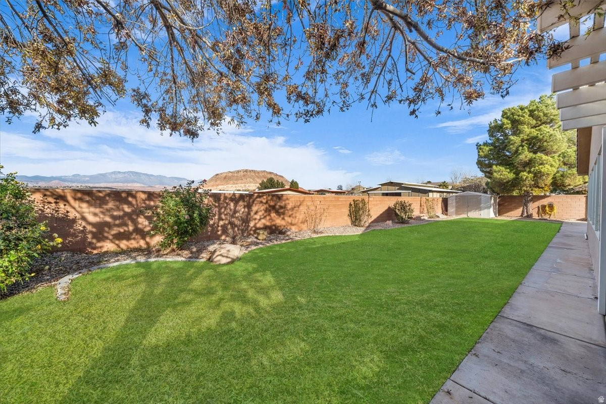 DESERT MEADOWS SUB - Residential