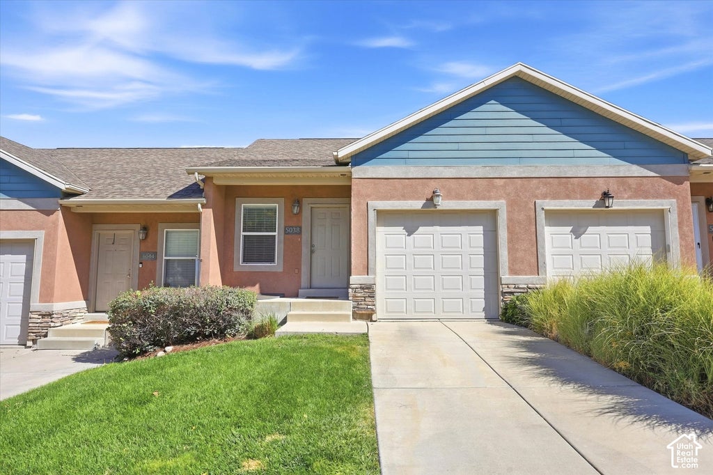 Photo of 5038 W RED SHALE, Herriman, UT 84096 (MLS # 2192582)
