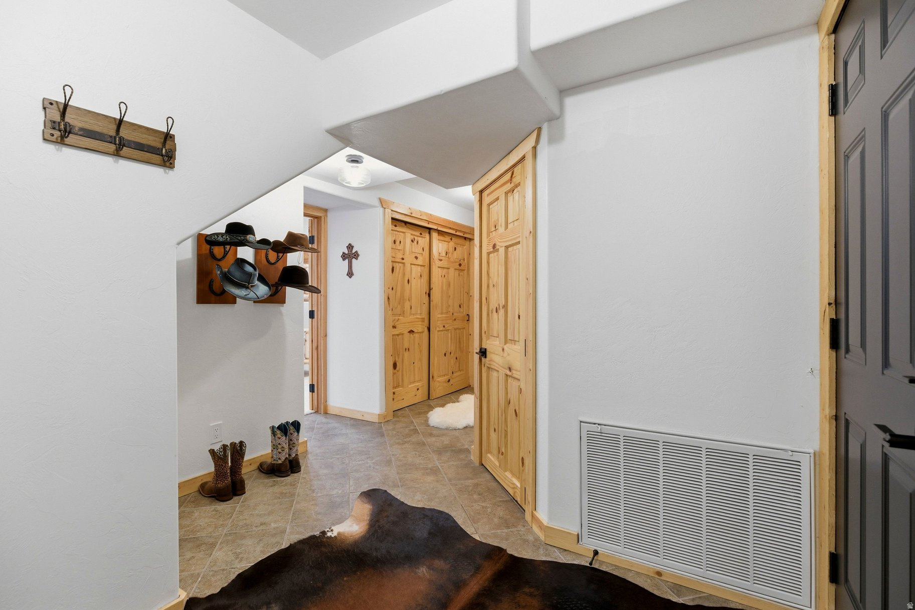 CEDAR HIGHLANDS - Residential