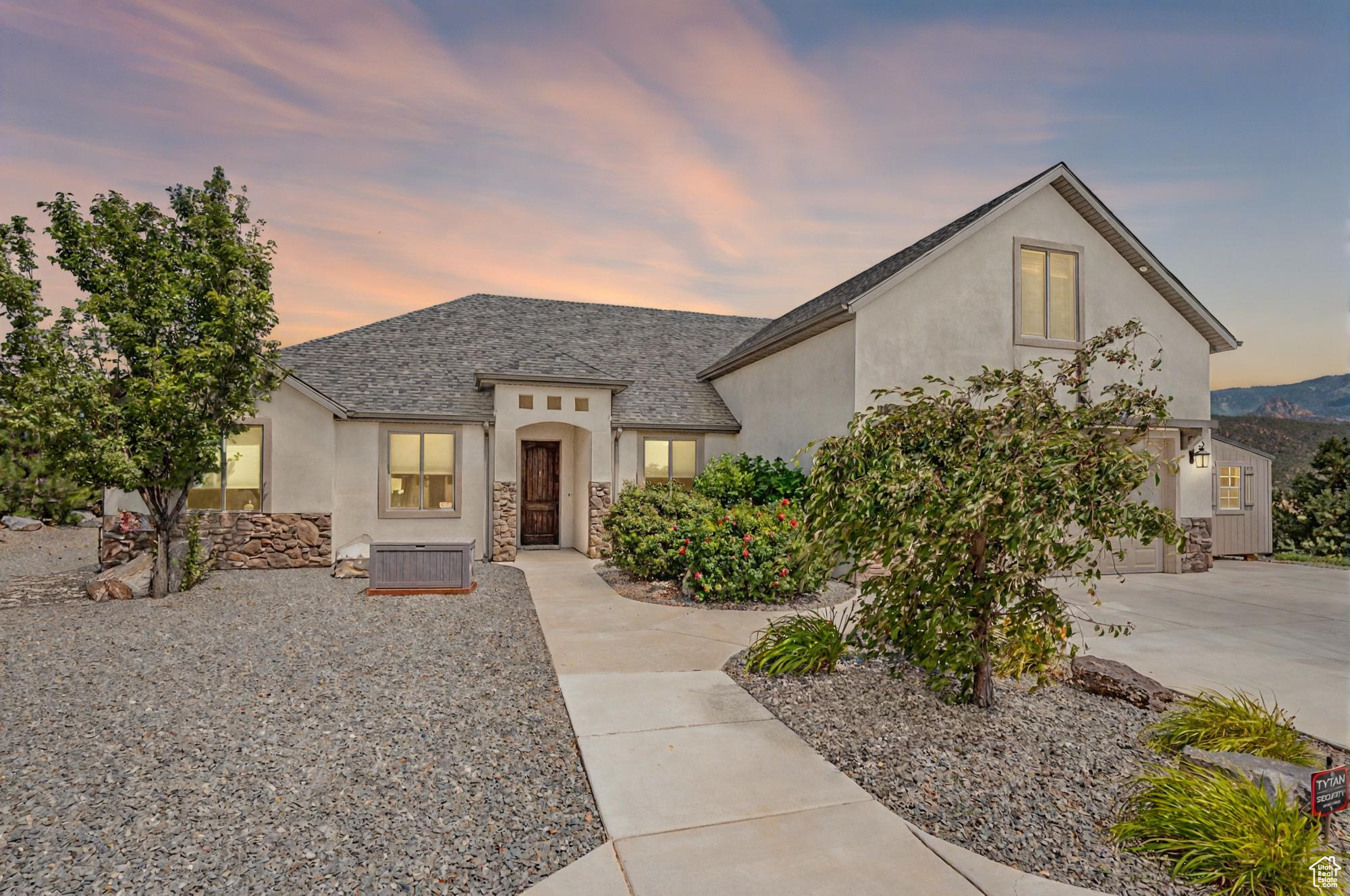 EAGLE RIDGE AT SOUTH MOUNTAIN - Residential