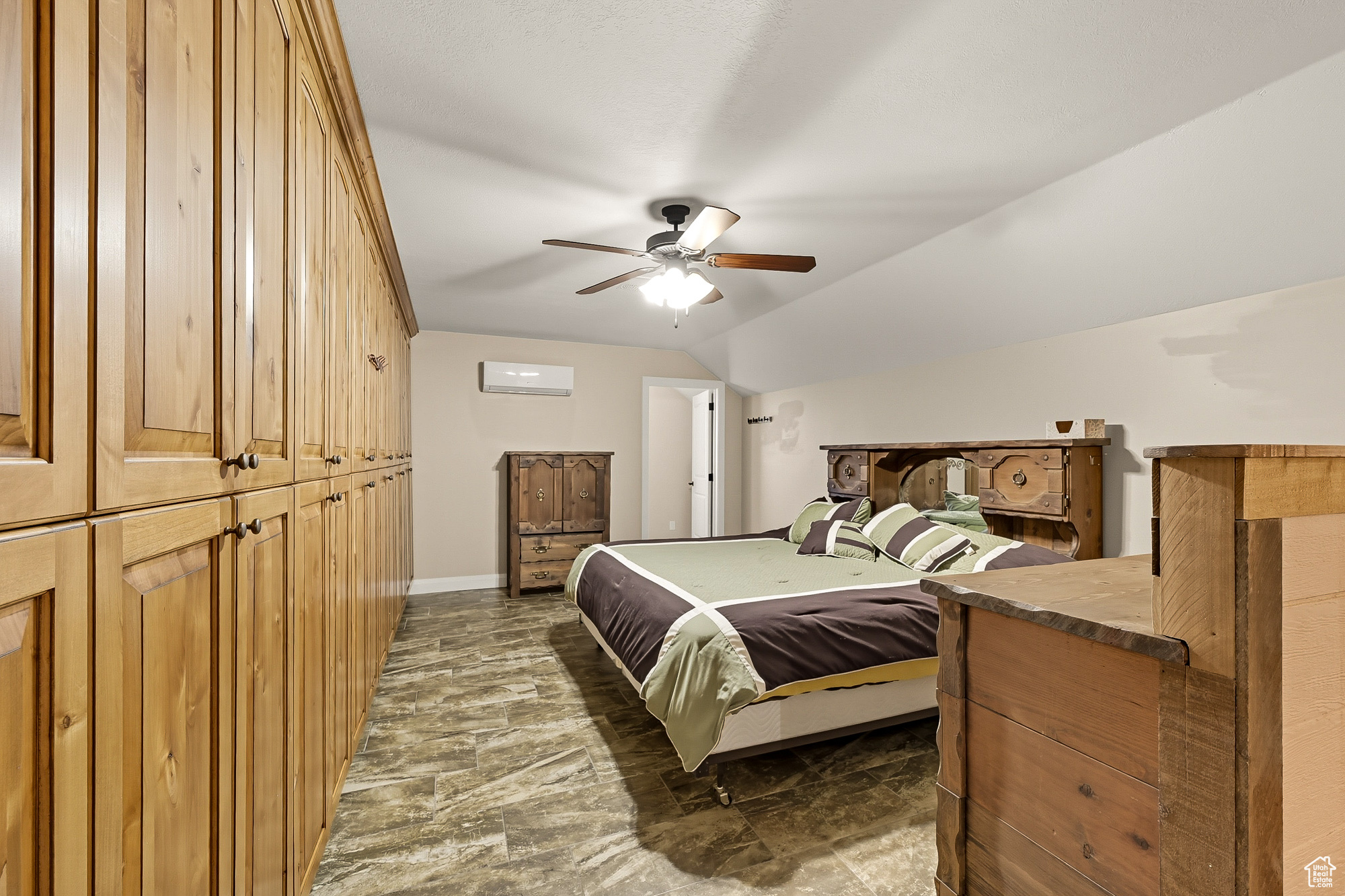 EAGLE RIDGE AT SOUTH MOUNTAIN - Residential