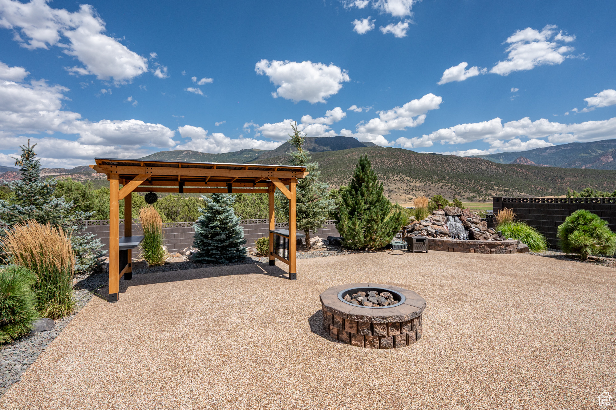 EAGLE RIDGE AT SOUTH MOUNTAIN - Residential
